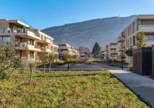 Découvrez nos services de vente immobilière à Troinex_Parc des crets Découvrez nos services de vente immobilière à Troinex: vente d'un appartement en attique au Parc des Crêts par l'agence immobilière Désormière et Vanhalst